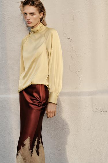 BLUSA ACETINADA GOLA ALTA - Manteiga da Zara