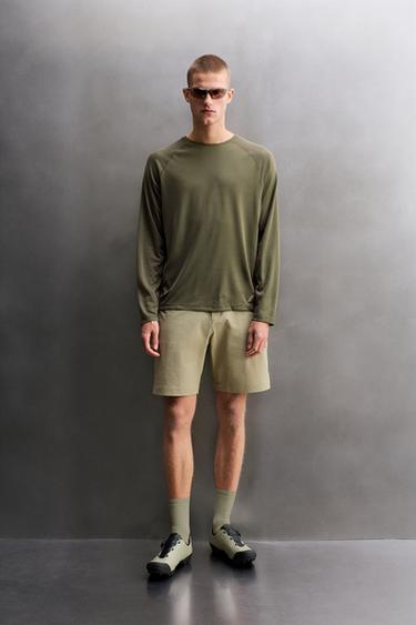 그래블 하이테크 롱 슬리브 티셔츠 - Zara 미디움 그린