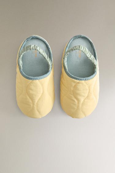 CHAUSSONS MATELASSÉS OUVERTS À L’ARRIÈRE ENFANT - Blanc écru de Zara - Image 2
