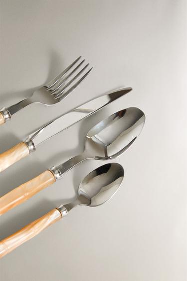 4-PIECE BAMBOO CUTLERY SET - Sand by Zara - Image 1