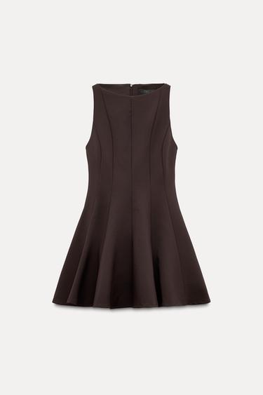 VESTIDO CORTO BAJO VUELO - Marrón oscuro de Zara