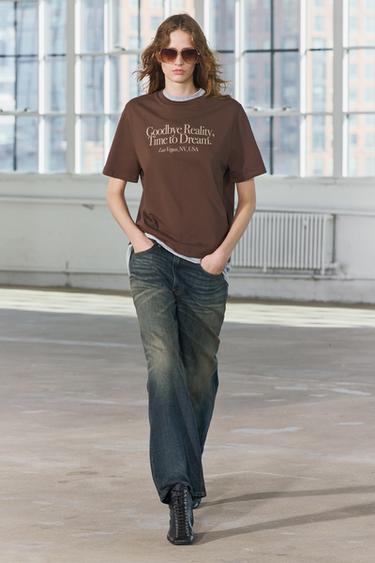 CAMISETA TEXTO DELANTERO - Marrón de Zara