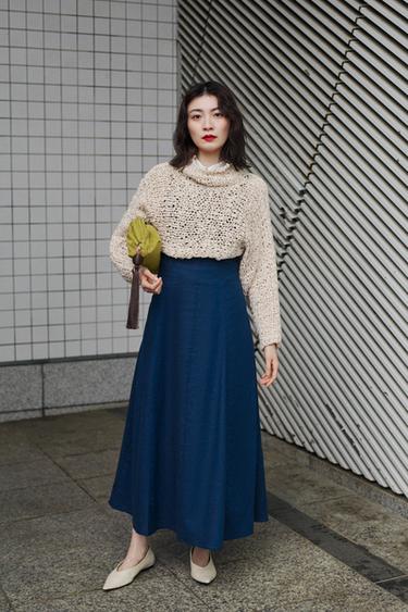 クロップドニットセーターエクリュZaraのクロップドニットセーター - エクリュ