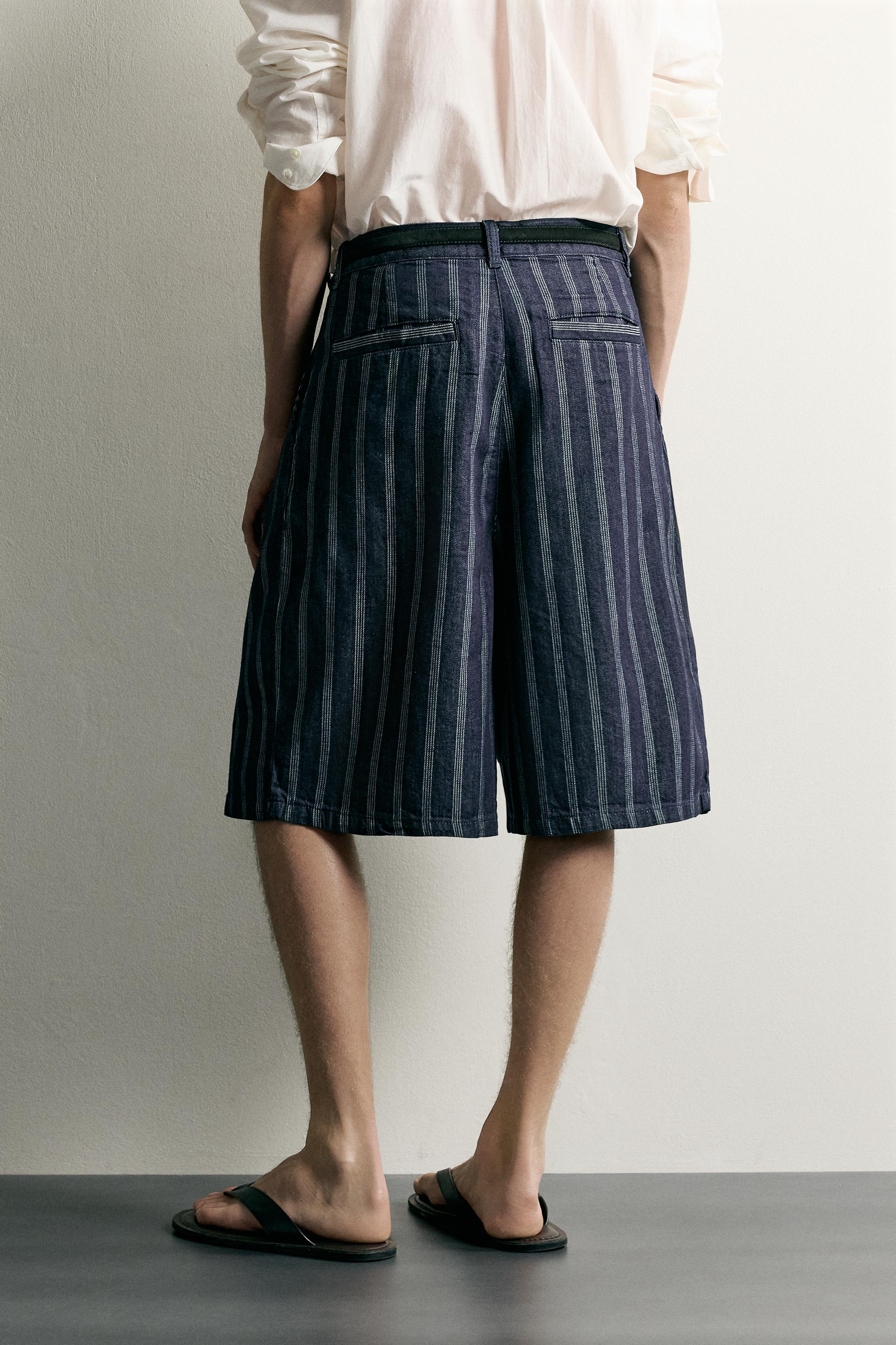 RELAXED FIT PLEATED STRIPED SHORTS