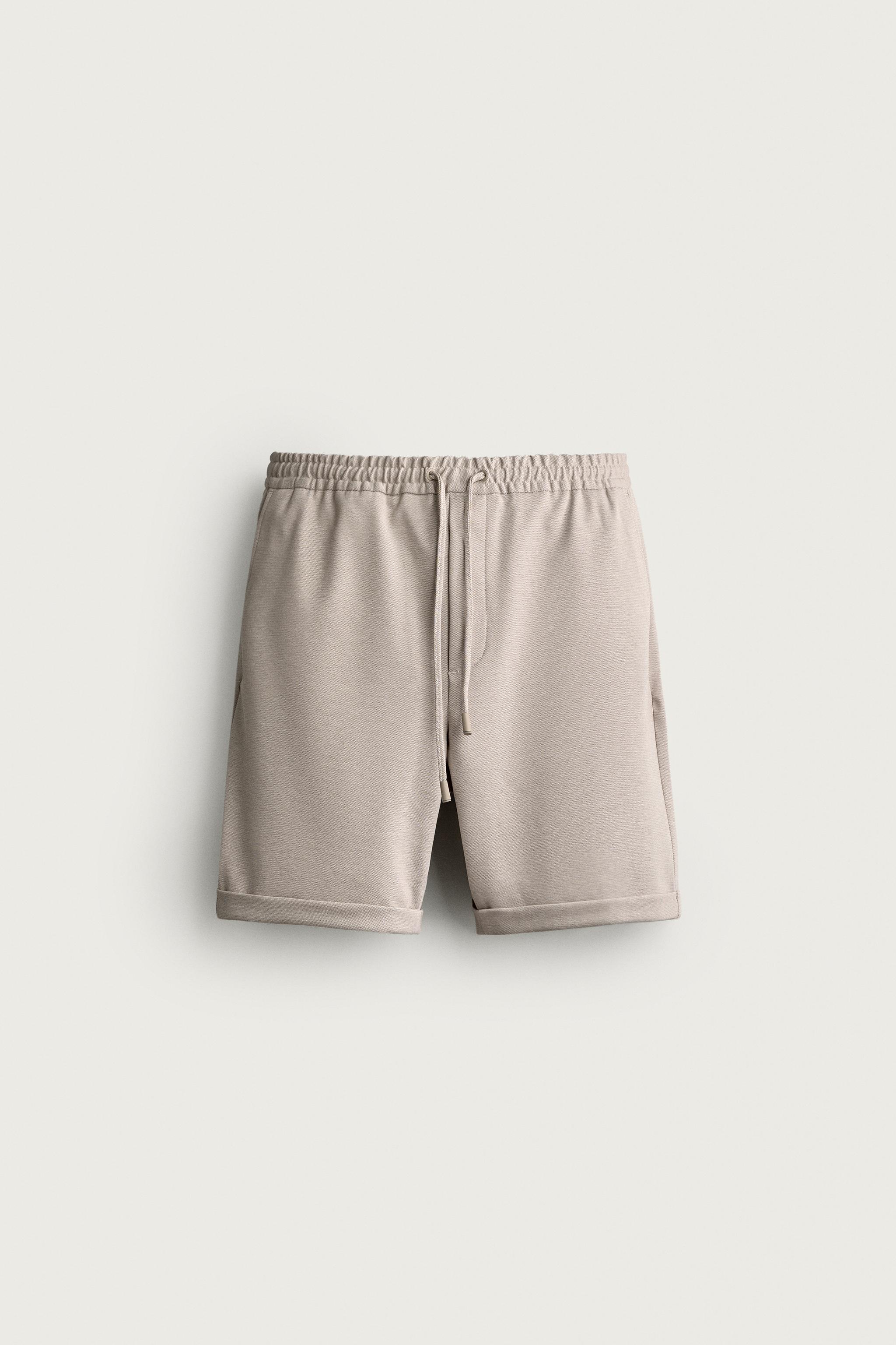 COMFORT REGULAR FIT SHORTS — Light tan