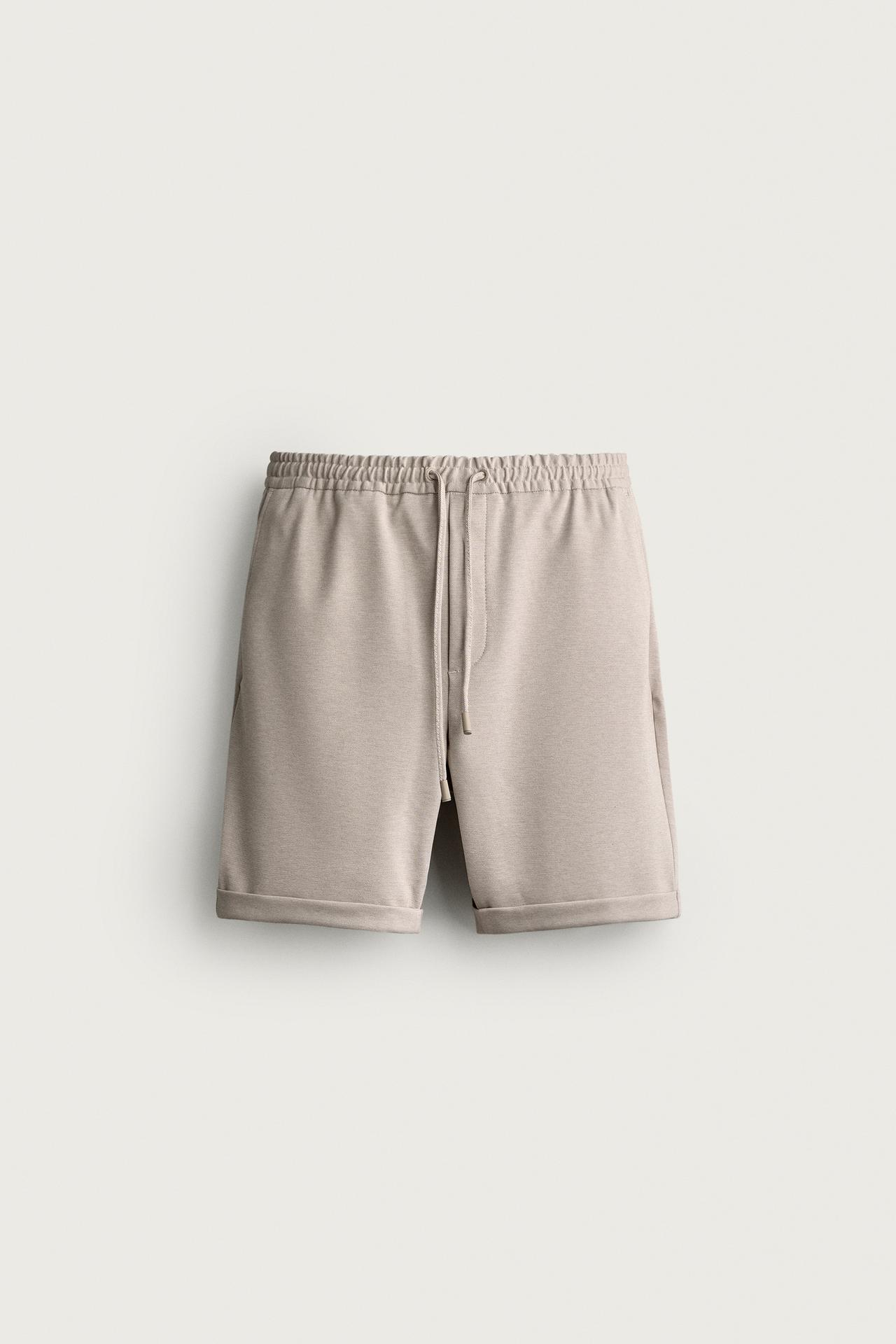 COMFORT REGULAR FIT SHORTS — Light tan