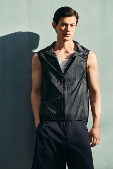 LIGHTWEIGHT TECHNICAL GILET - Black by Zara