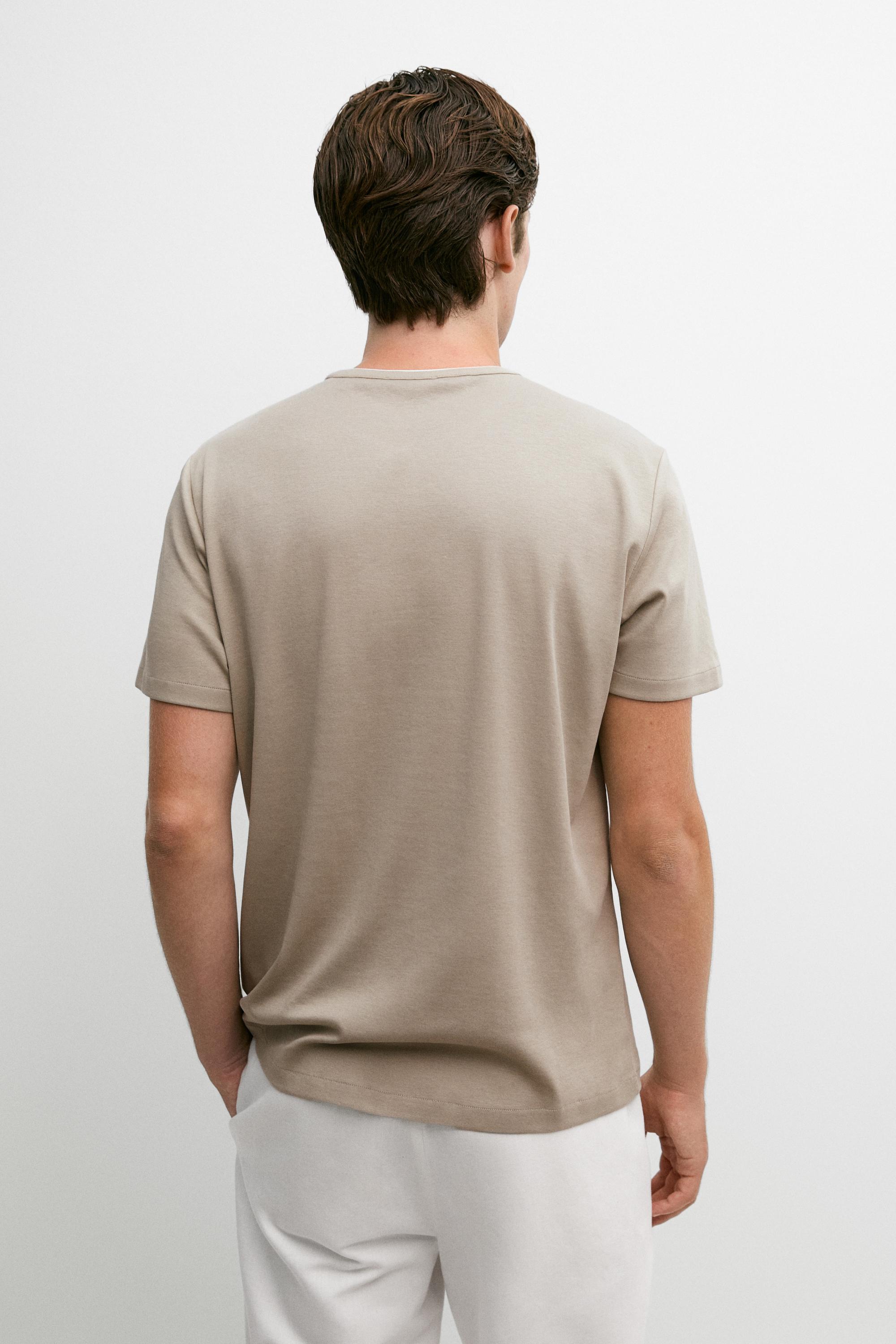 Contrast neck detail T-shirt