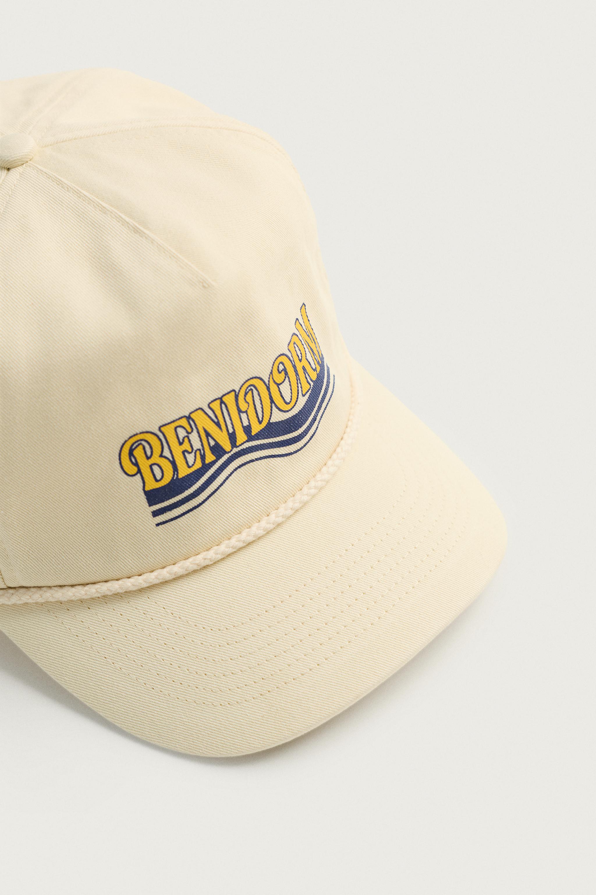 BENIDORM CAP ©MARTIN PARR @ DMB