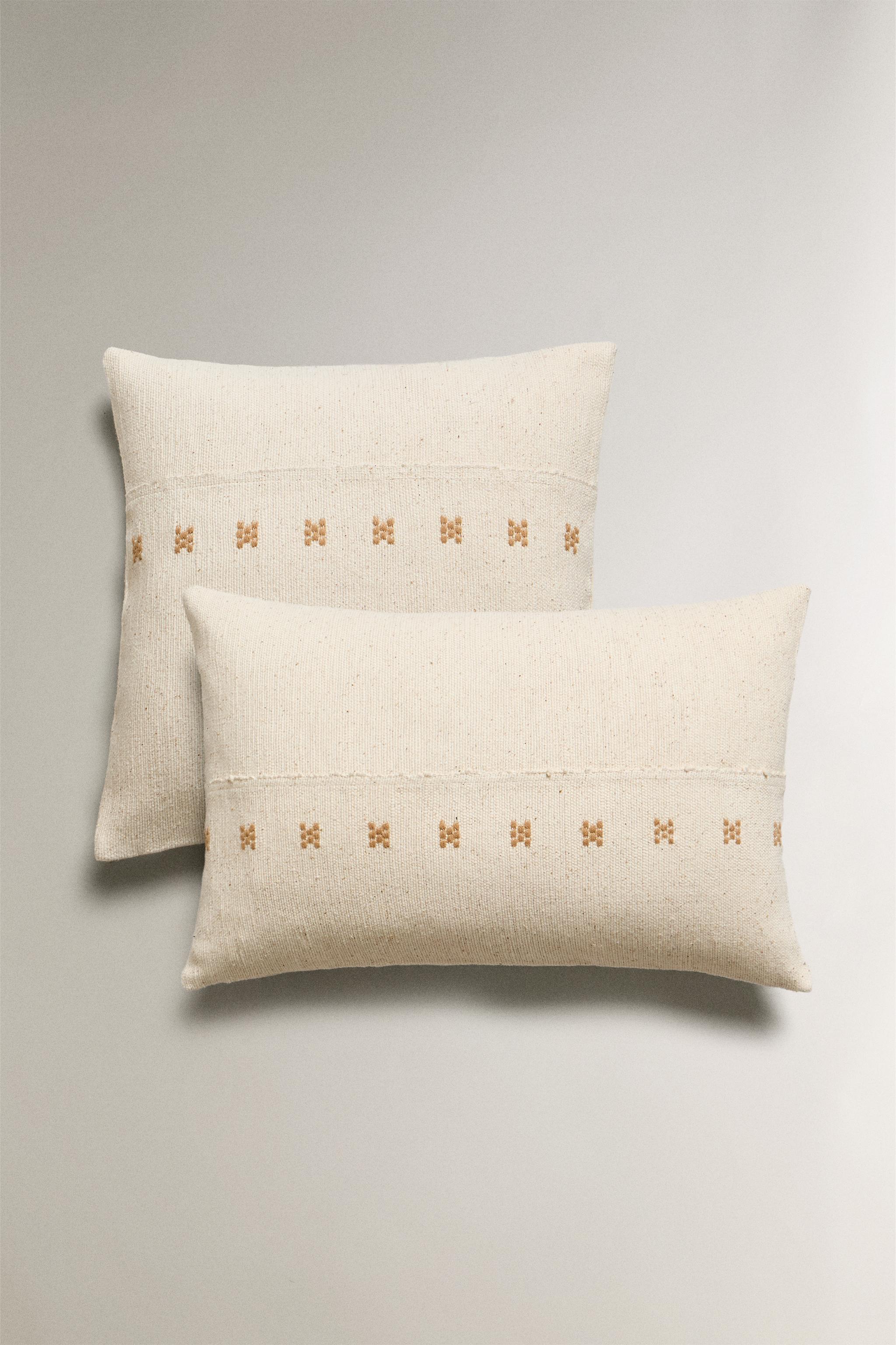 HOUSSE DE COUSSIN BRODERIE