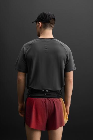 T-SHIRT STRUCTURE ENTRAÎNEMENT - Bleu marine de Zara - Image 2