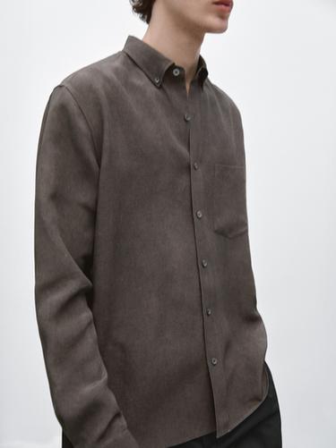 Camisa fluida bolsillo - Berenjena de Zara