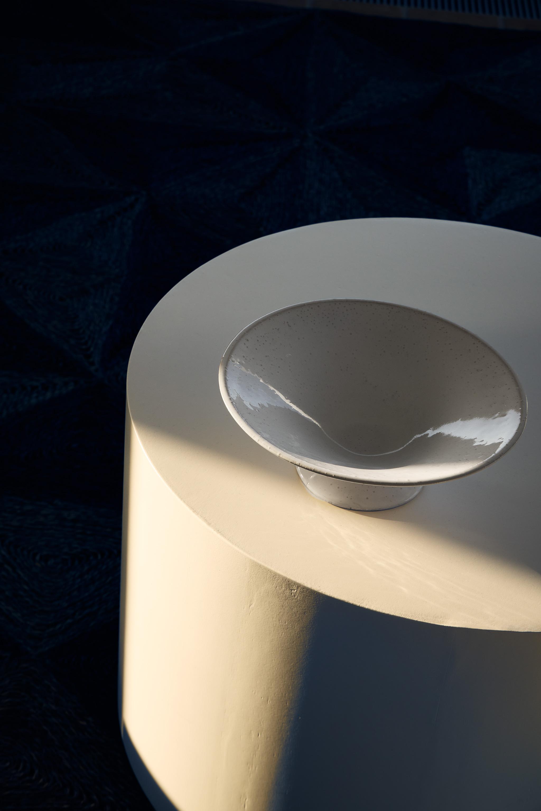 BOL DÉCORATIF EN CÉRAMIQUE BLANC