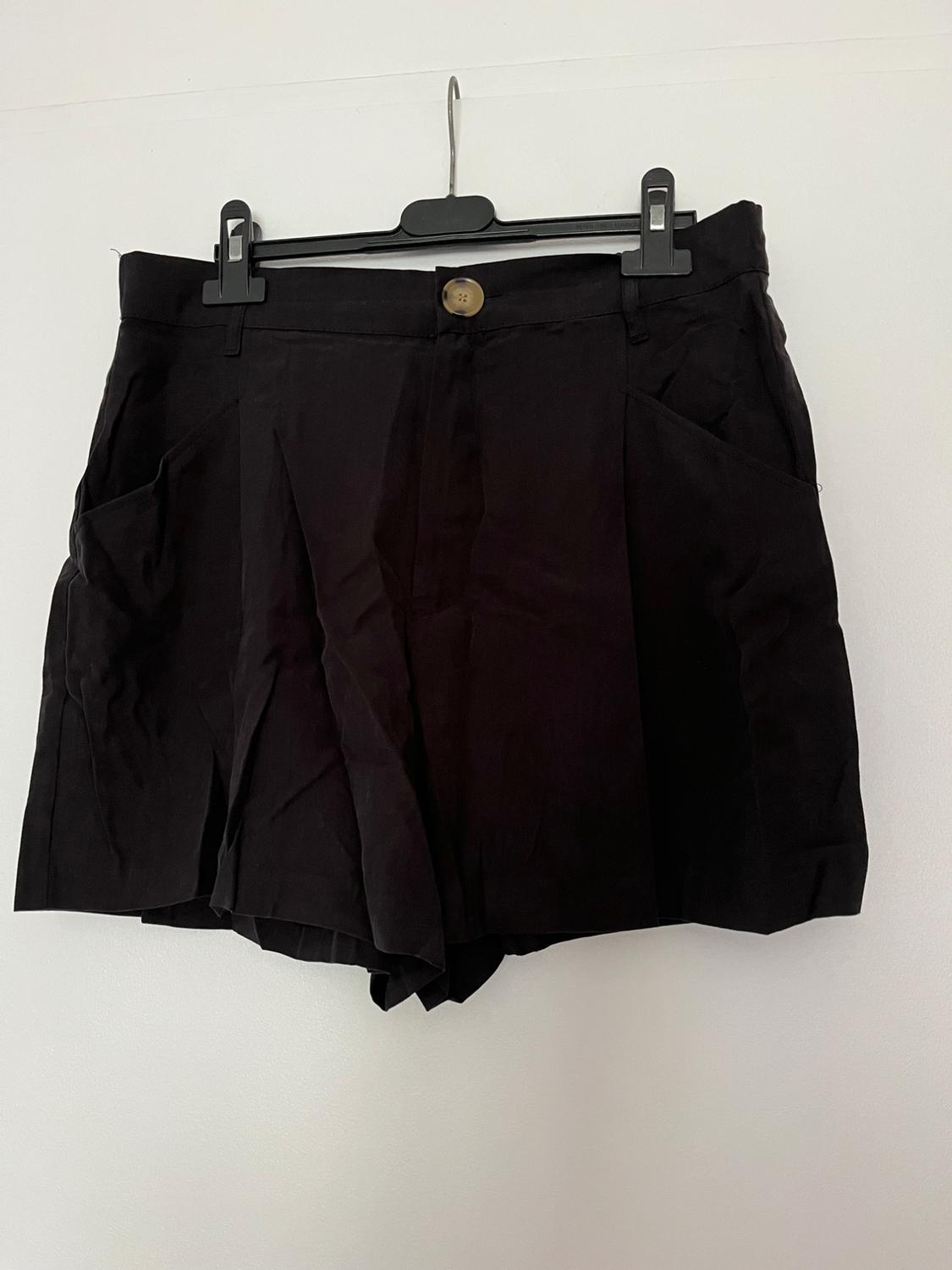 BERMUDA SHORTS WITH POCKET