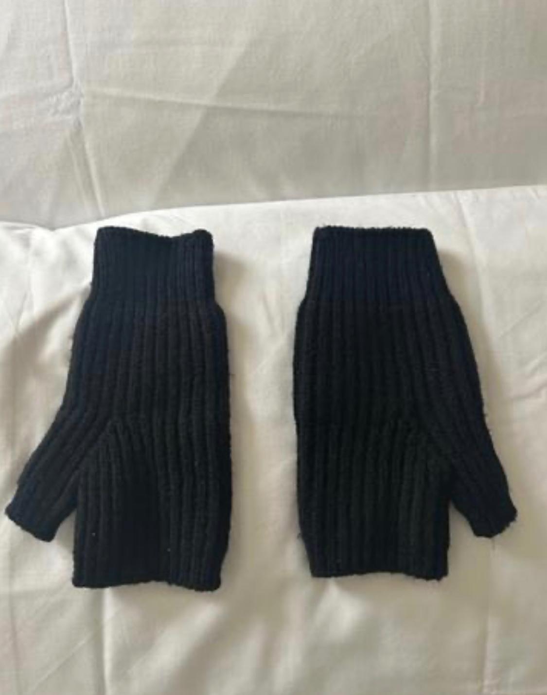RIBBED KNIT MITTENS - Image 2