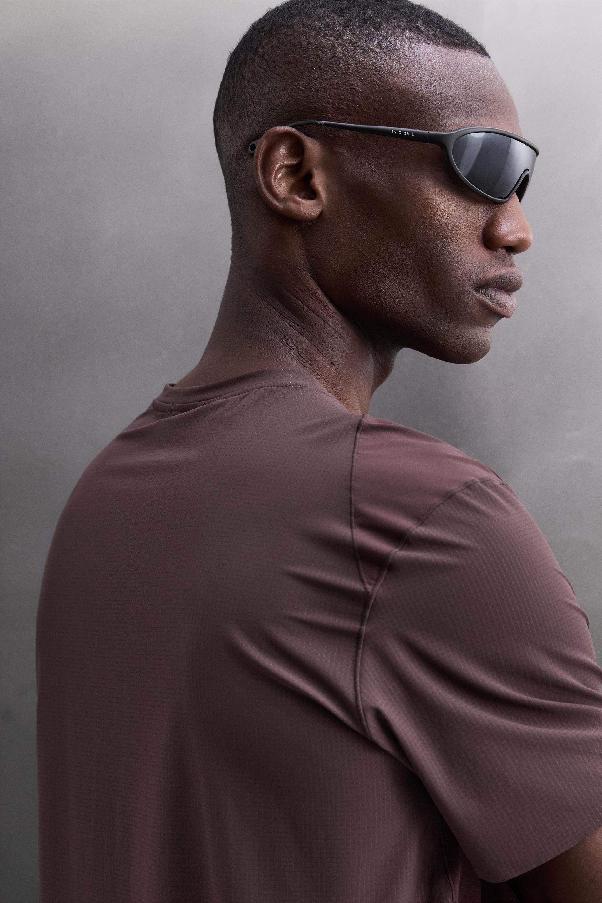 T-SHIRT TECHNIQUE STRUCTURE