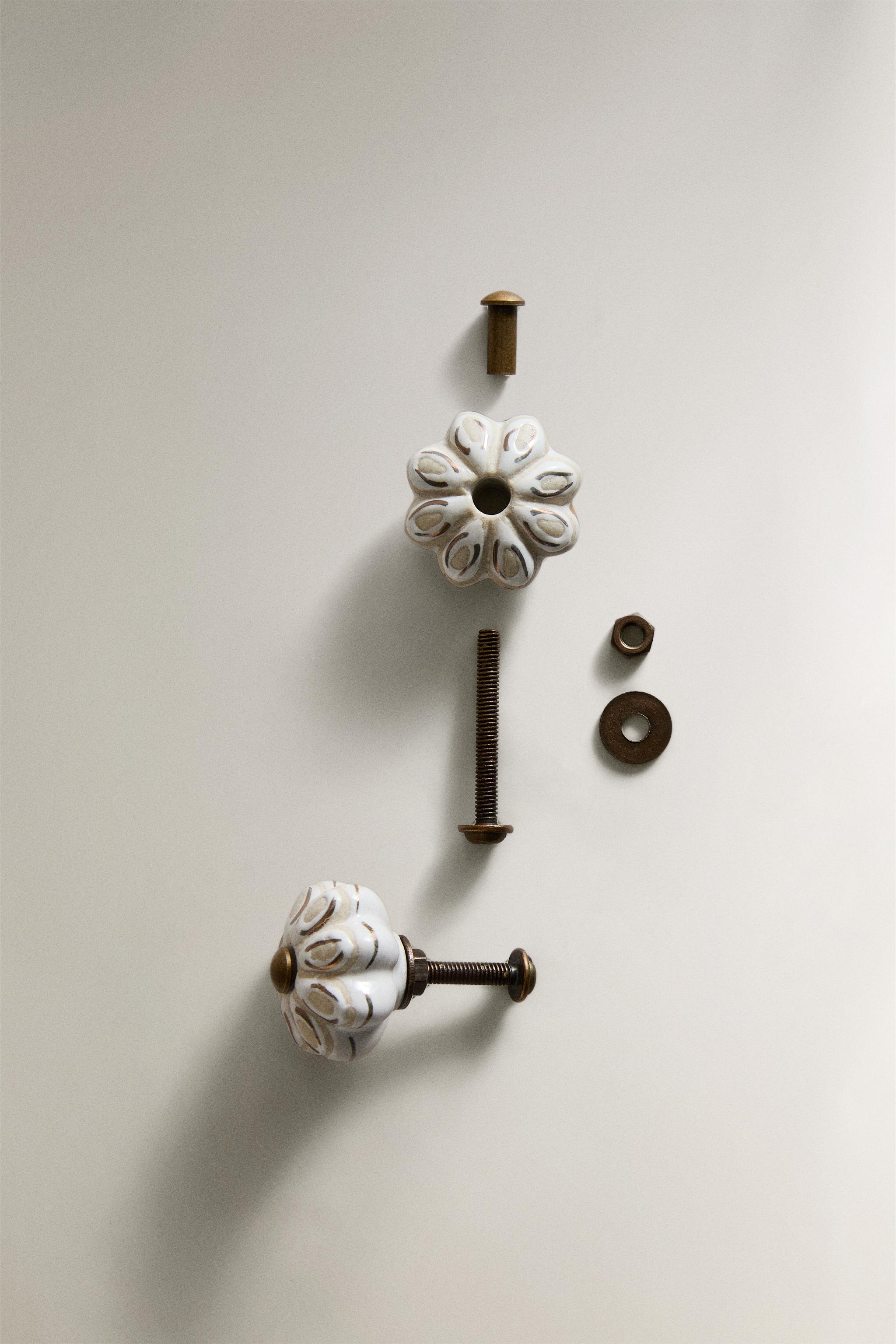 SET OF CERAMIC FLOWER KNOBS (SET OF 2