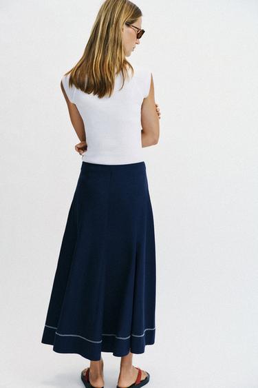 JUPE MI-LONGUE ÉVASÉE BRODÉE - Bleu encre de Zara - Image 5