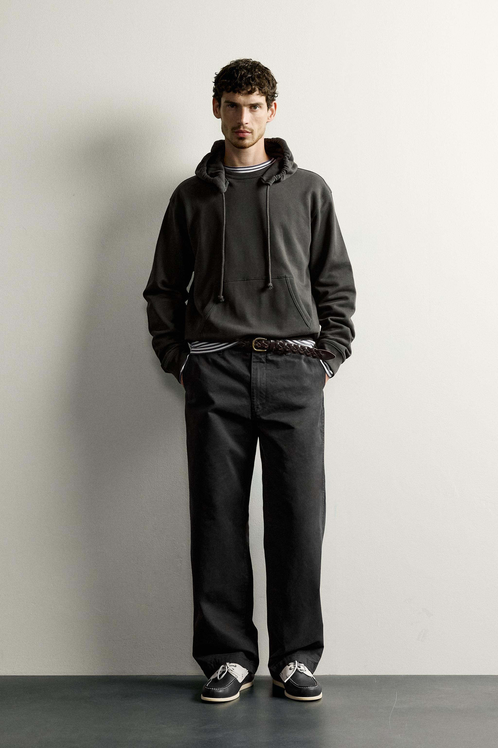 HOODED CREWNECK SWEATSHIRT