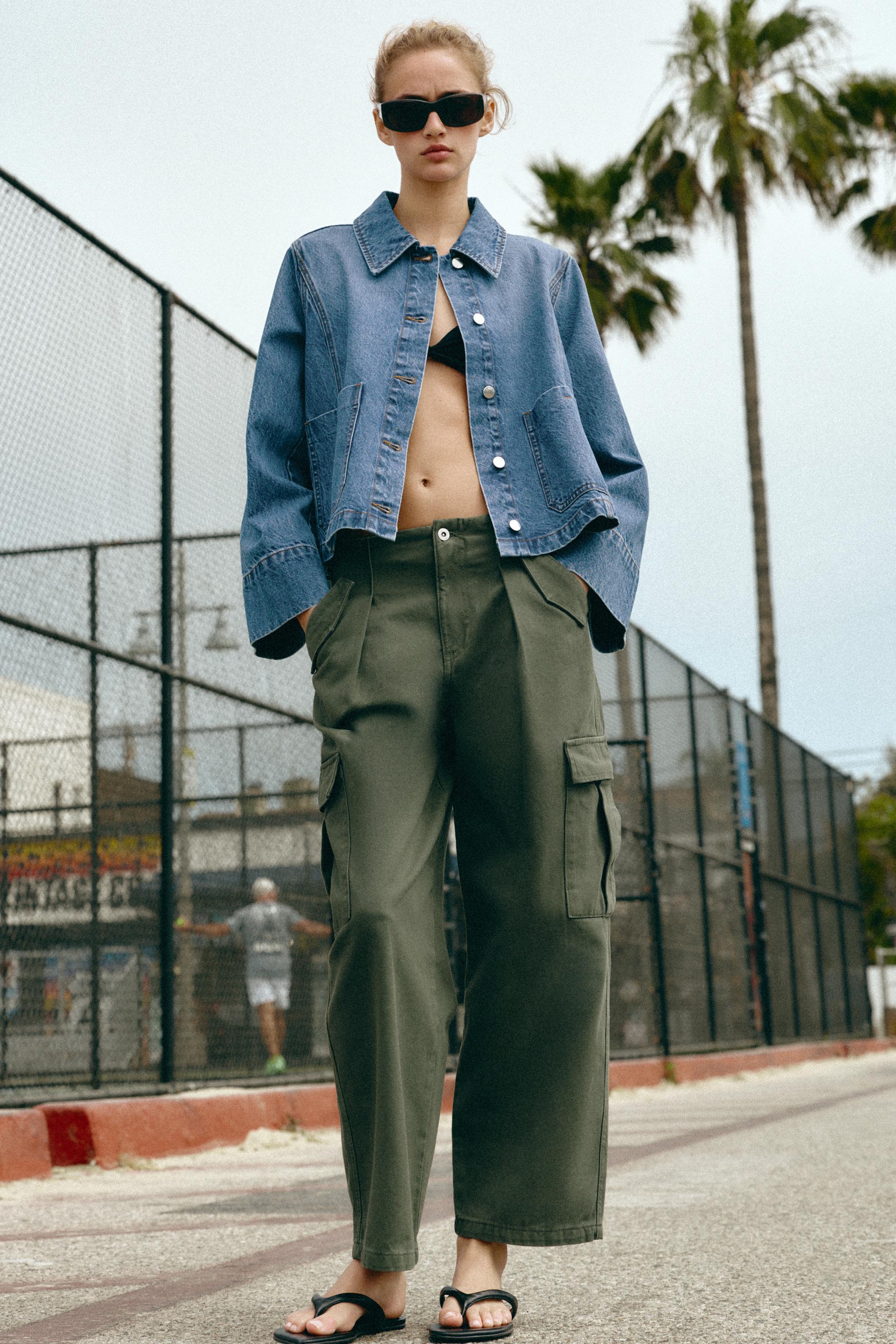 Z1975 クロップドデニムジャケット - ミディアムブルー | ZARA Japan