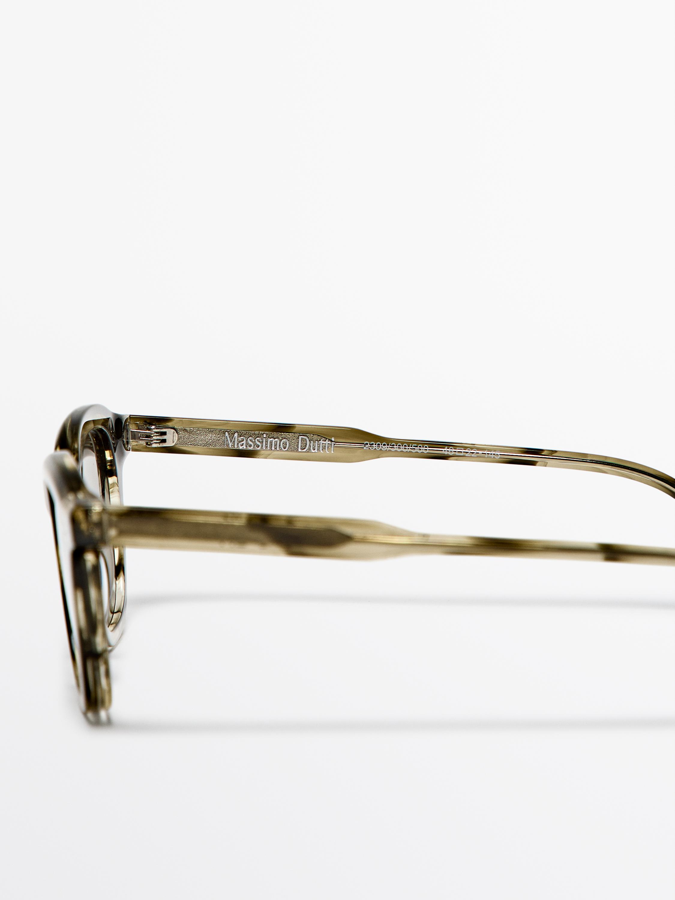 Rectangular tortoiseshell-effect sunglasses