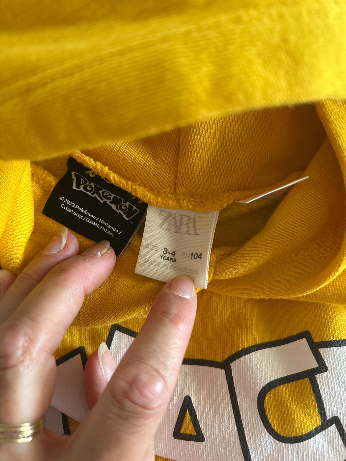 PIKACHU POKÉMON ™ HOODIE - Image 3