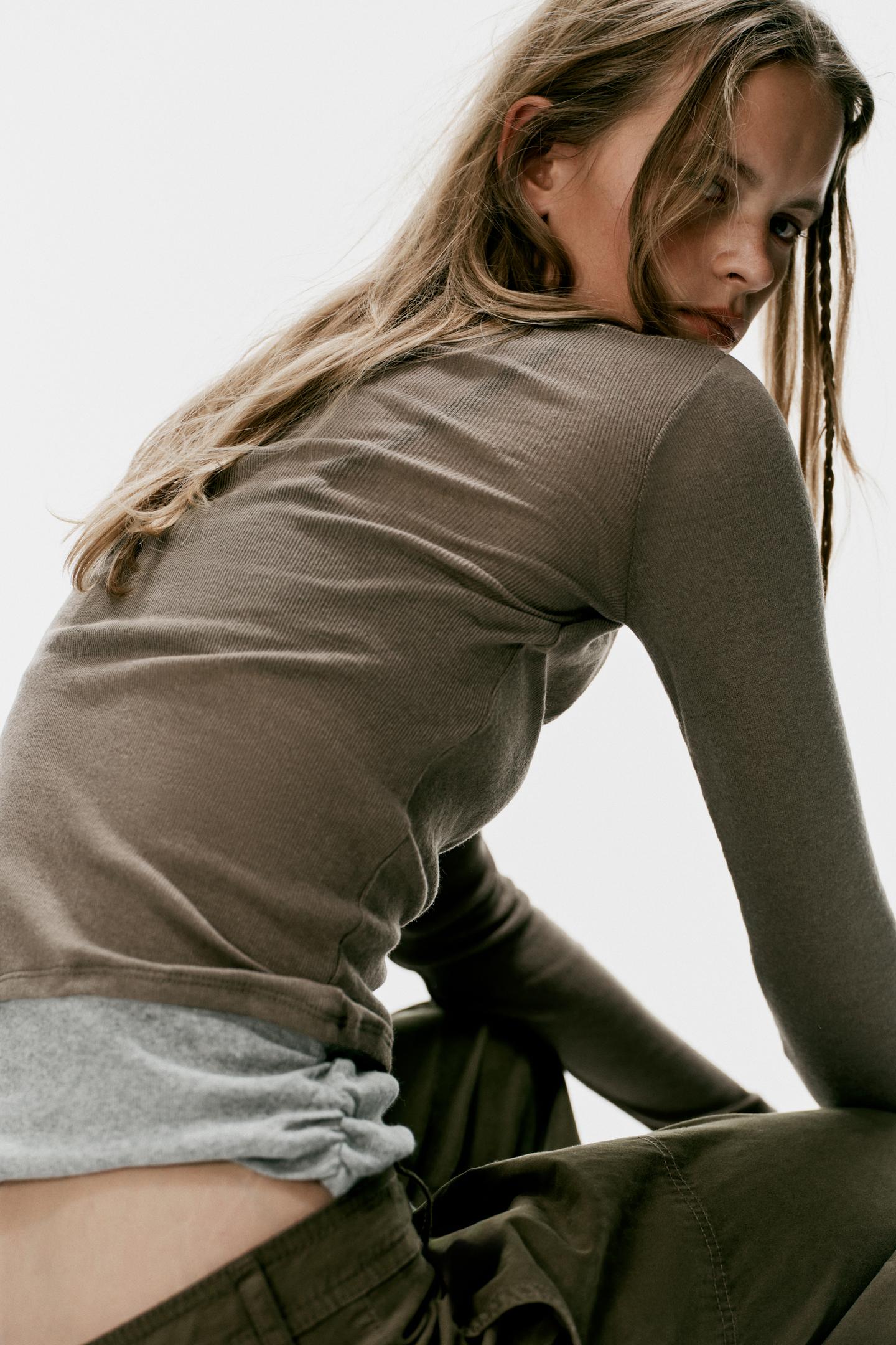 Женская футболка Zara Triple Layer Mock Neck, цвет: Хаки — фото 4