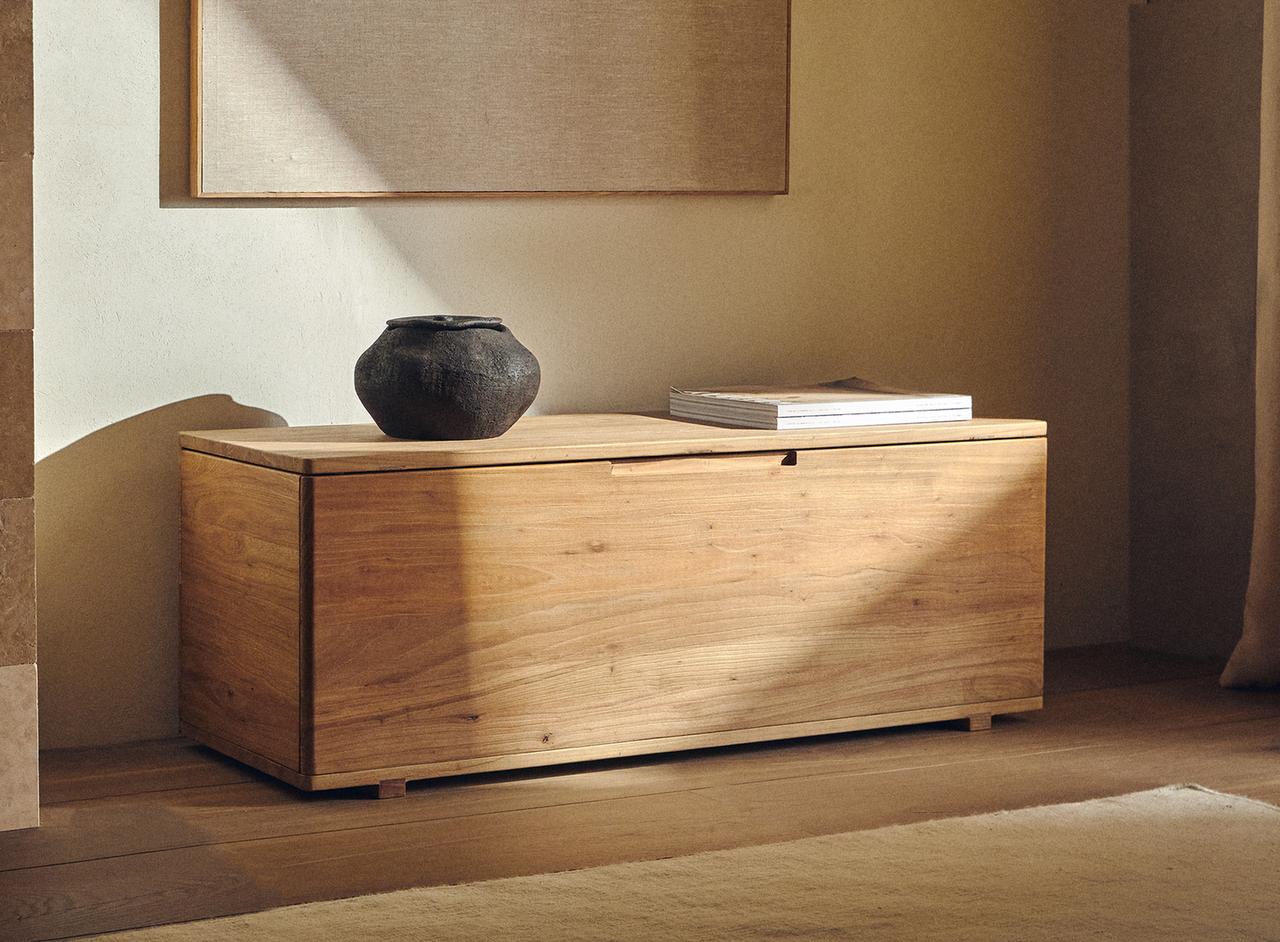 ELM WOOD STORAGE BENCH — Light beige