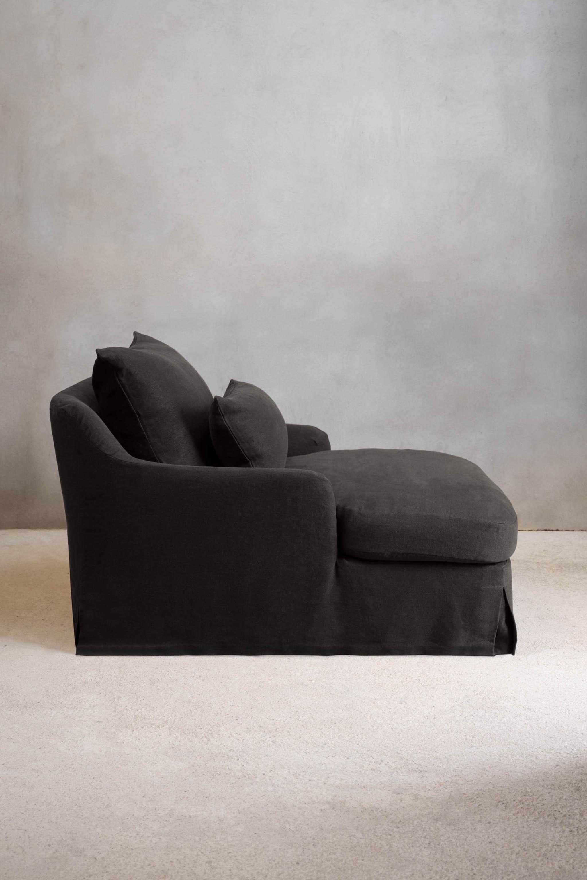 LOVESEAT 01 — Brown