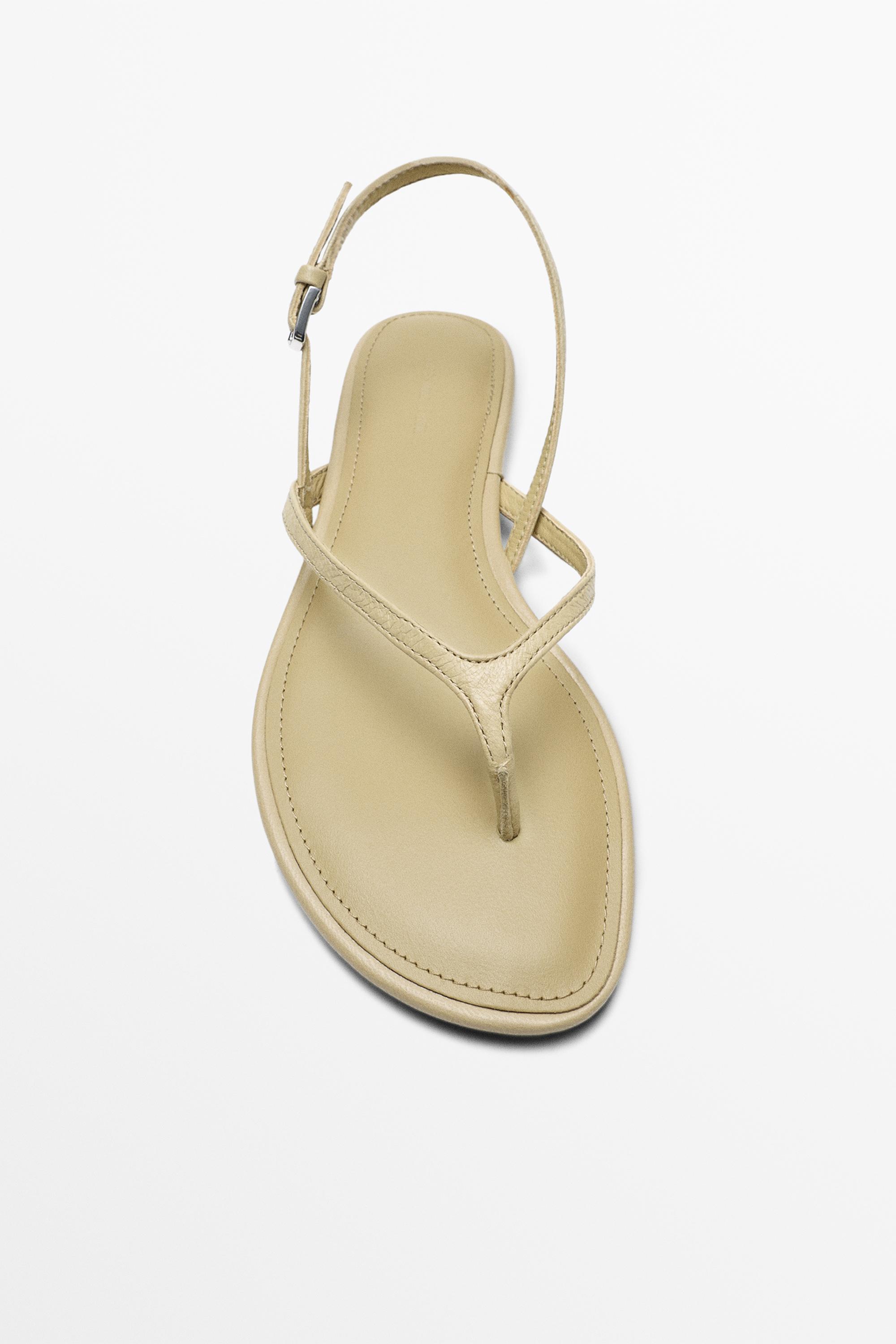 Flat leather sandals