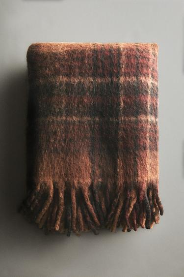 BRUSHED THROW - Burgundy by Zara - Image 4