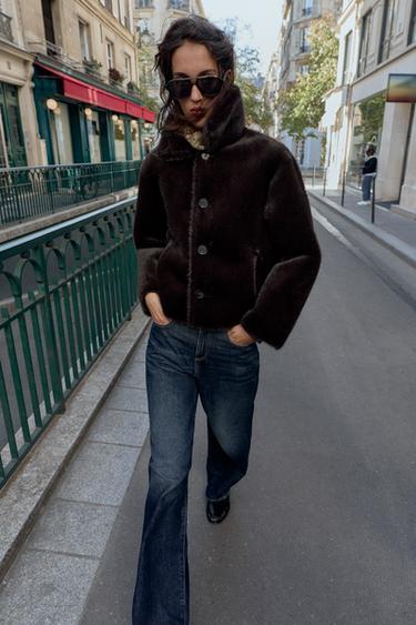 VESTE RÉVERSIBLE DOUBLE FACE EFFET MATIÈRE SYNTHÉTIQUE - Marron de Zara - Image 4