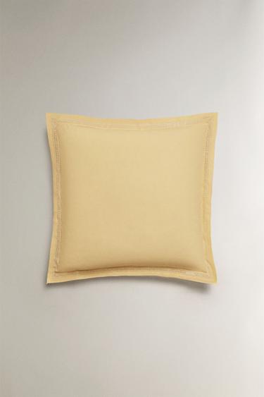 TAIE D’OREILLER BRODERIE AJOURÉE - Jaune clair de Zara - Image 2