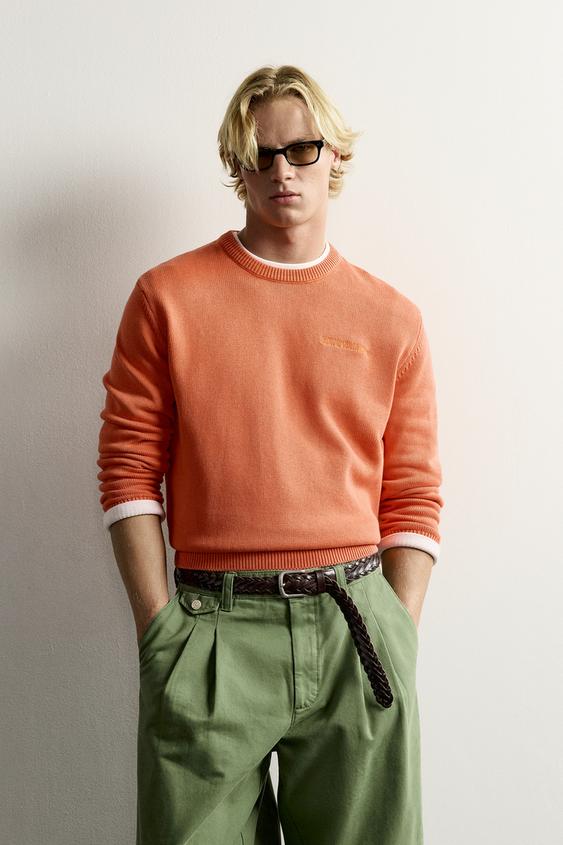 Sweter z haftem fruit of the loom™