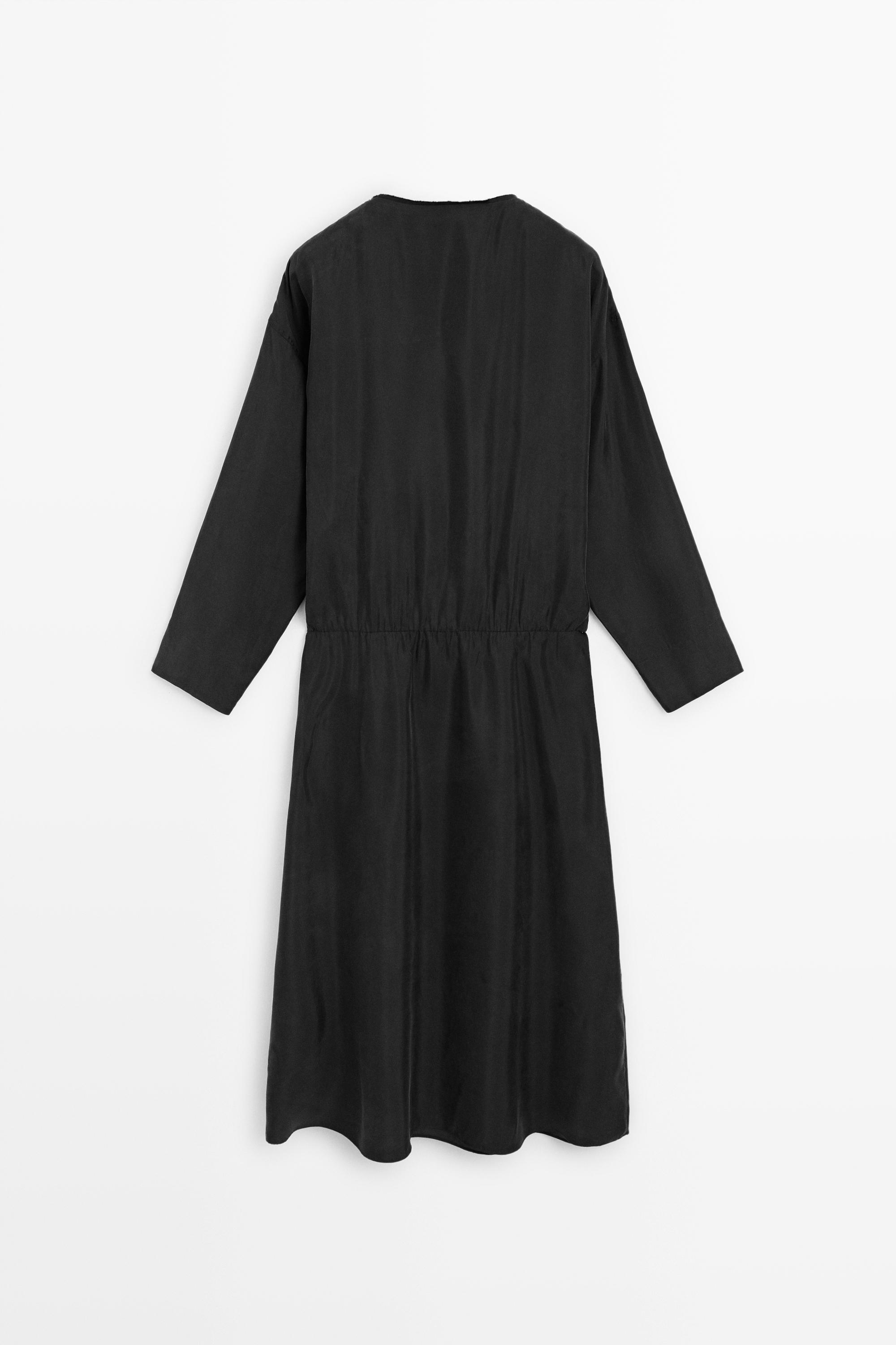 Fluid midi dress with collar detail