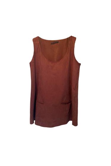VESTIDO EFECTO ANTE COLOR MARRÓN CHOCOLATE.