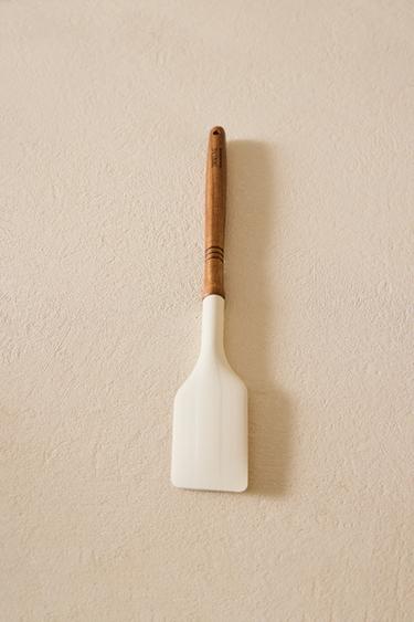 LENGUA SILICONA MADERA - Crema de Zara