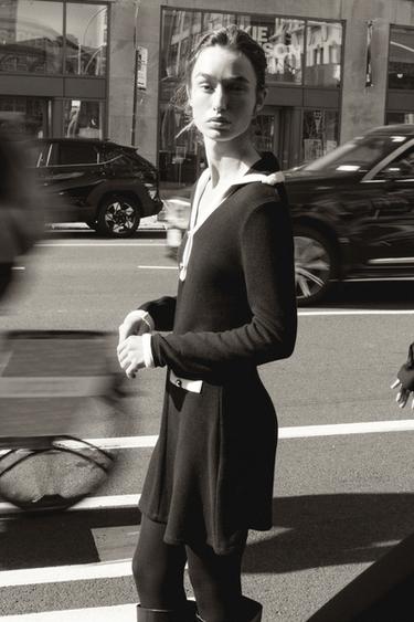 KRÓTKA SUKIENKA Z MIĘKKIEJ TKANINY - Czarny / Ecru Zara