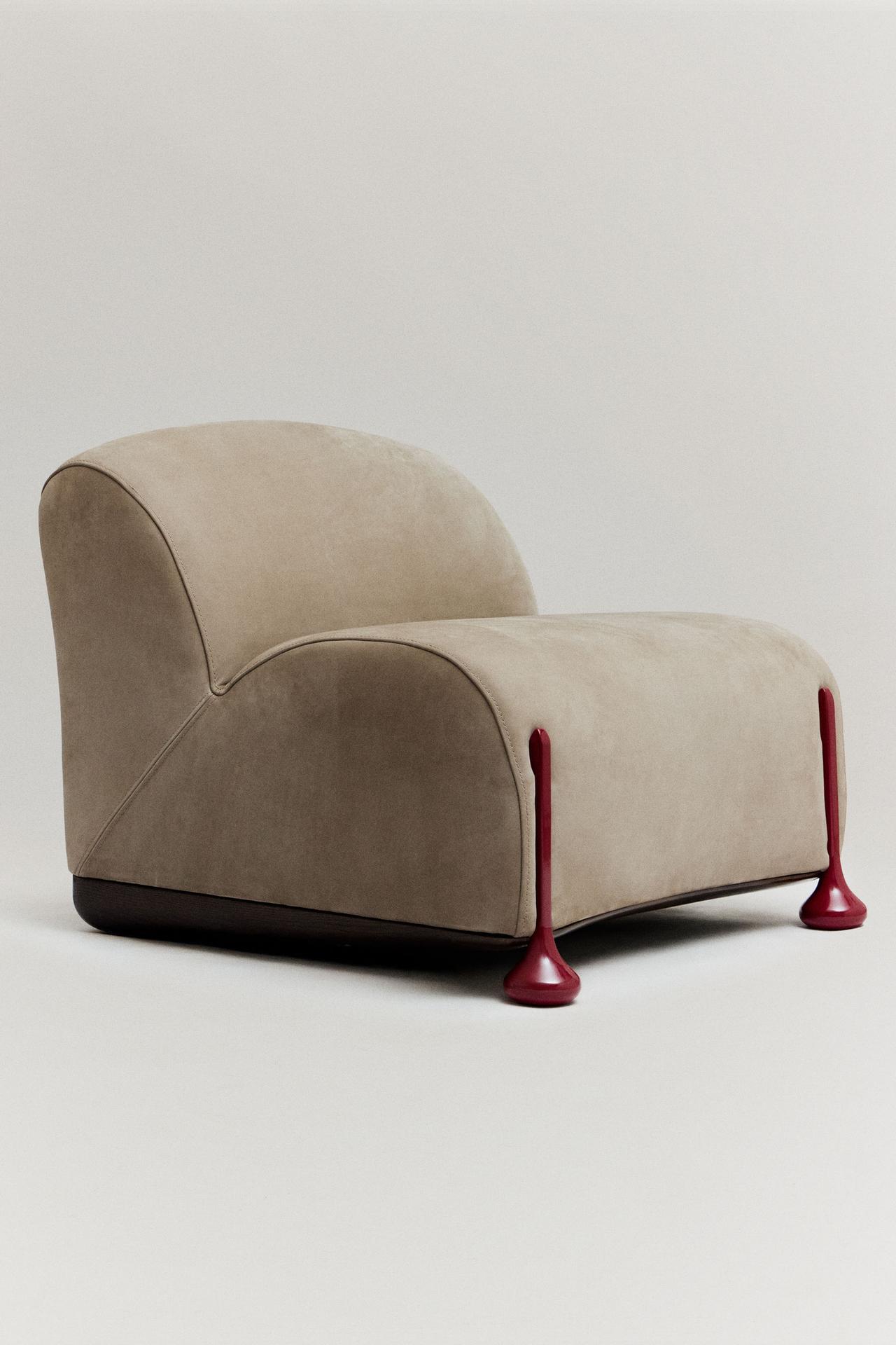 THE SCHWELLEN LOUNGECHAIR — Beige