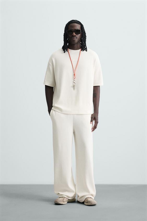 VERTICAL TEXTURED T-SHIRT