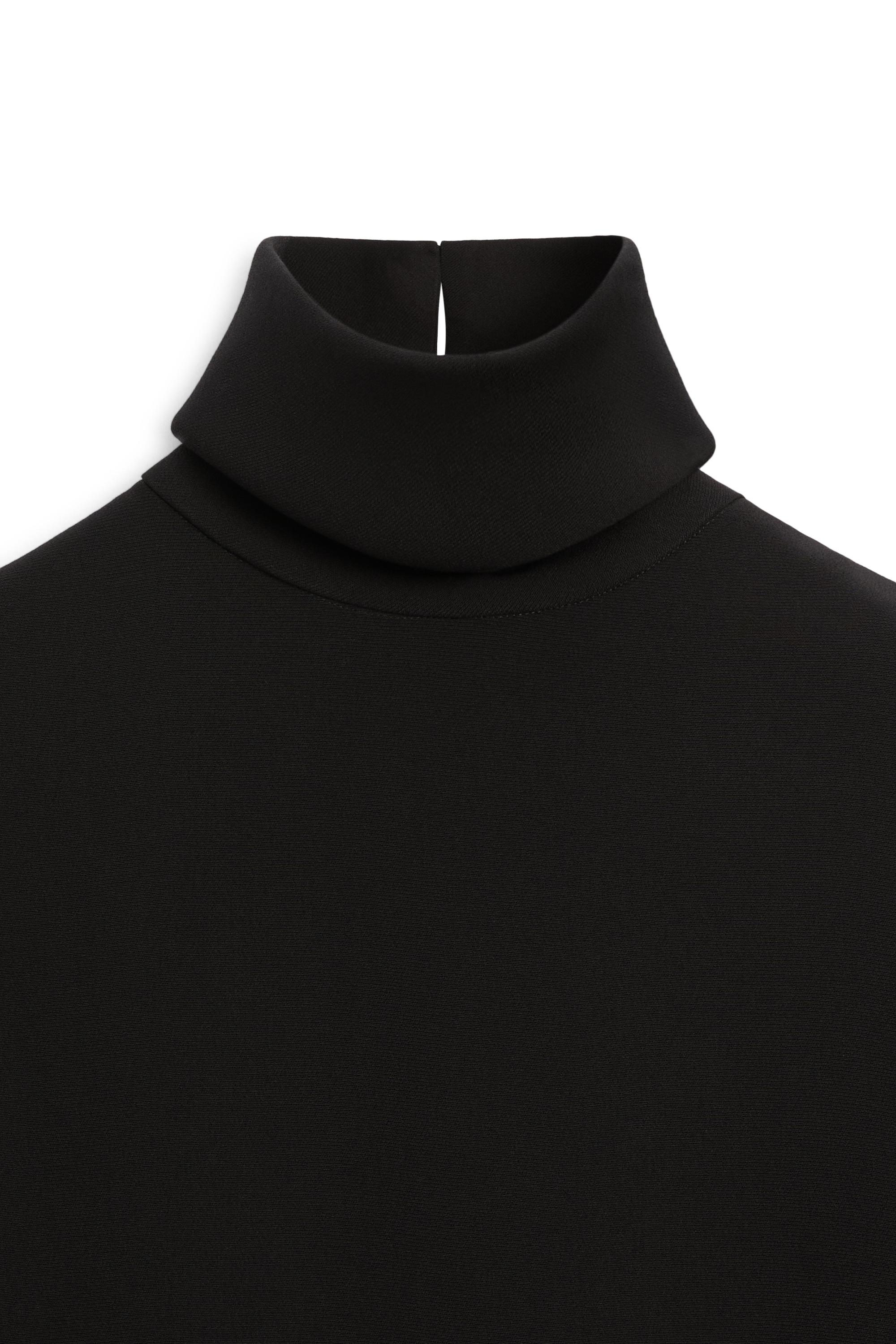 Robe fluide col montant - LIMITED EDITION