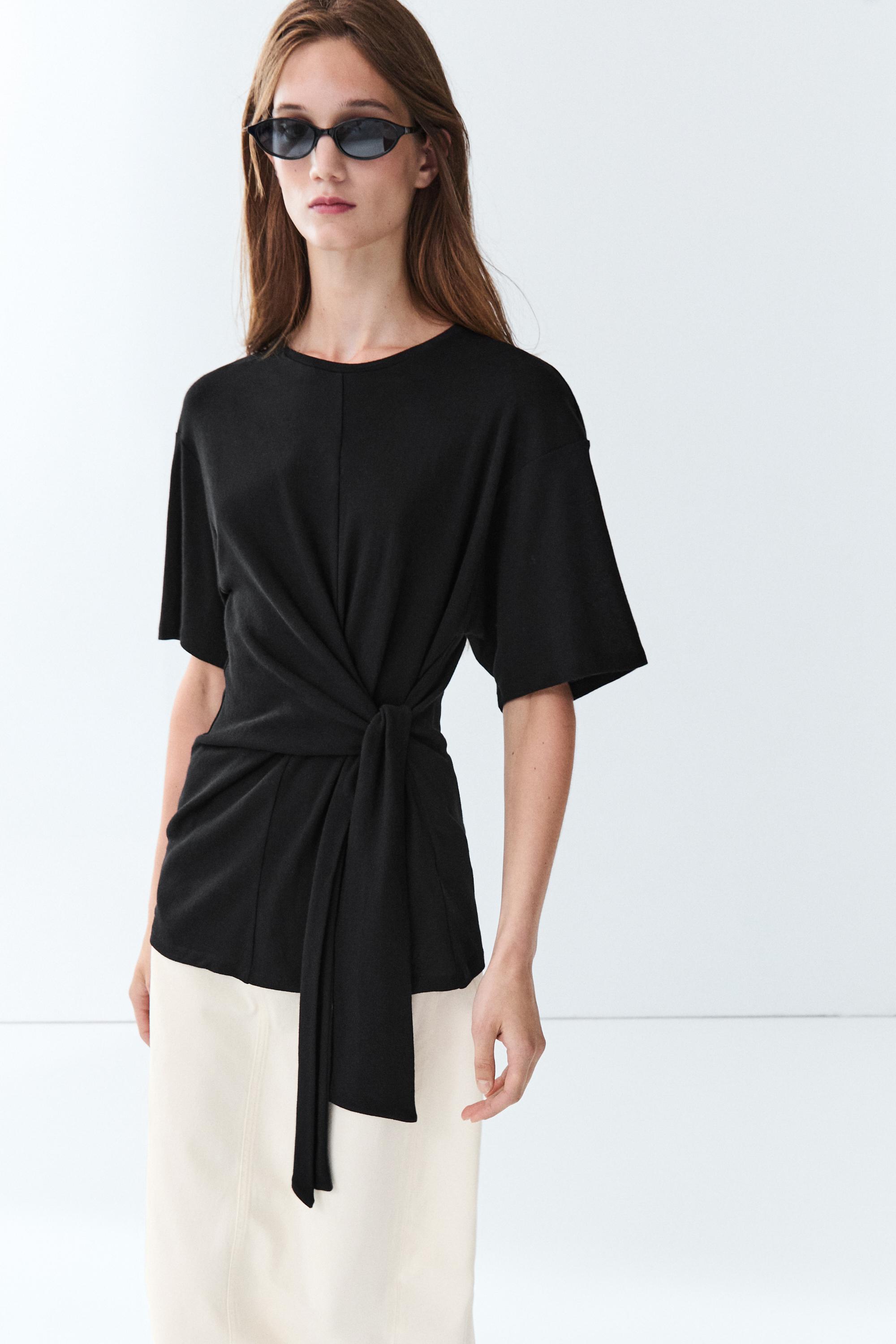 Short sleeve T-shirt with tie detail — Black