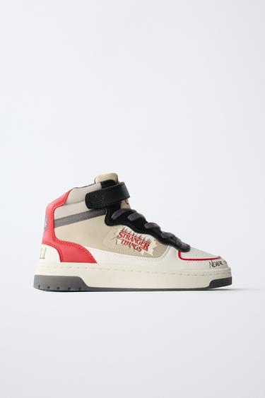 STRANGER THINGS © NETFLIX HIGH-TOP SNEAKERS - Red by Zara