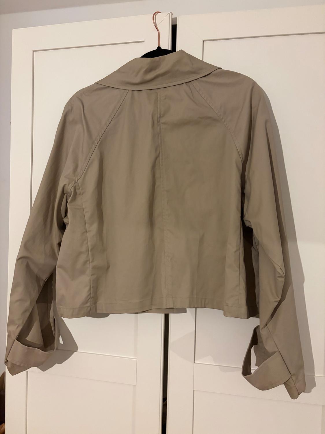 SHORT TRENCH COAT - Image 4