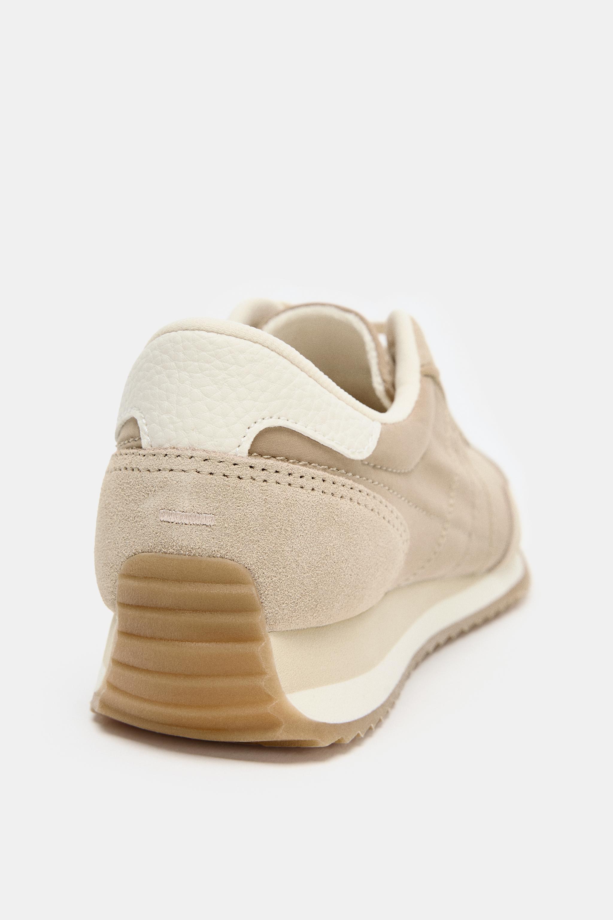 SOFT RUNNING SHOES
