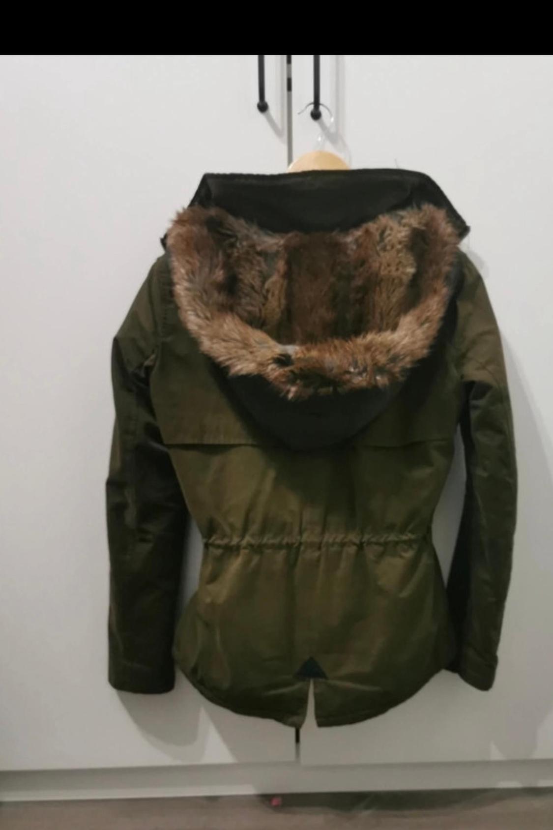 PARKA IMPERMEAVEL COM CAPUZ - Image 3