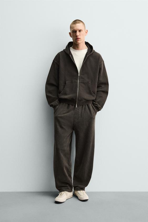SUDADERA LAVADA CREMALLERA CAPUCHA - Marrón oscuro de Zara - Imagen 0