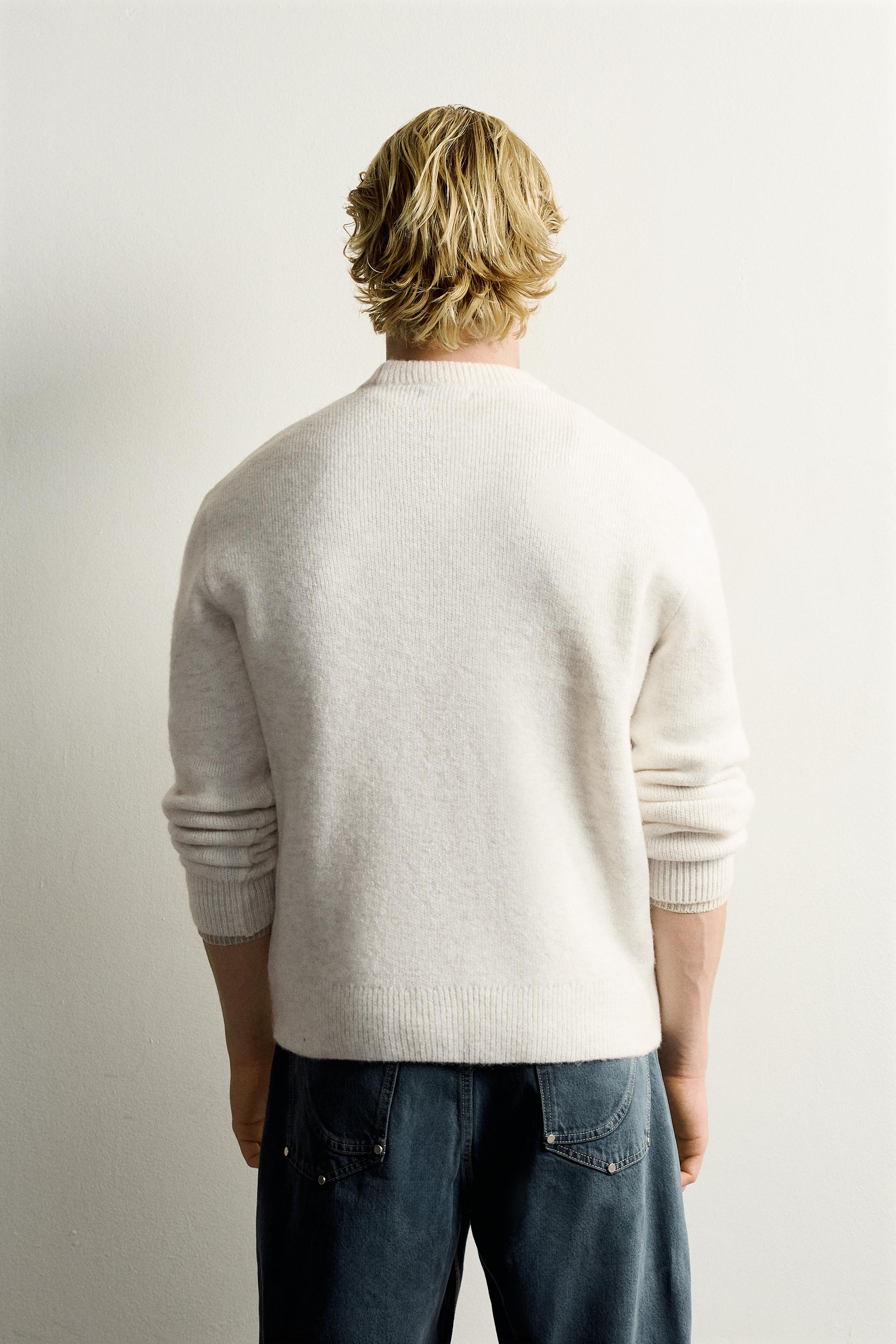 PULL TEXTURÉ AVEC LAINE