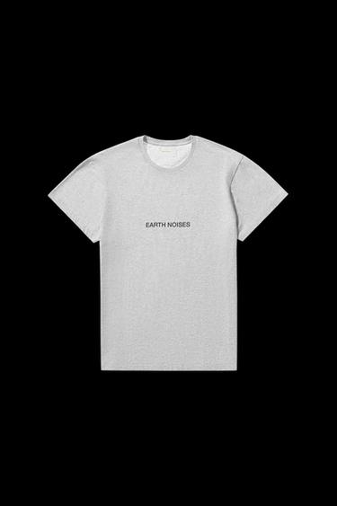 CAMISETA SLIM FIT TEXTO - Gris vigoré de Zara - Imagen 0