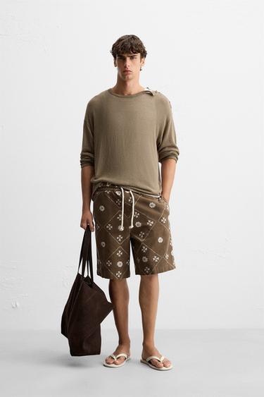 CELANA BERMUDA MOTIF GAMABR CORAK KONTRAS - Khaki gelap dari Zara